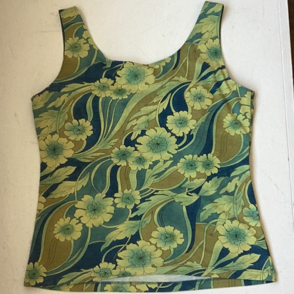 TOMMY BAHAMA TANK W/built-in support - Picture 4 of 6